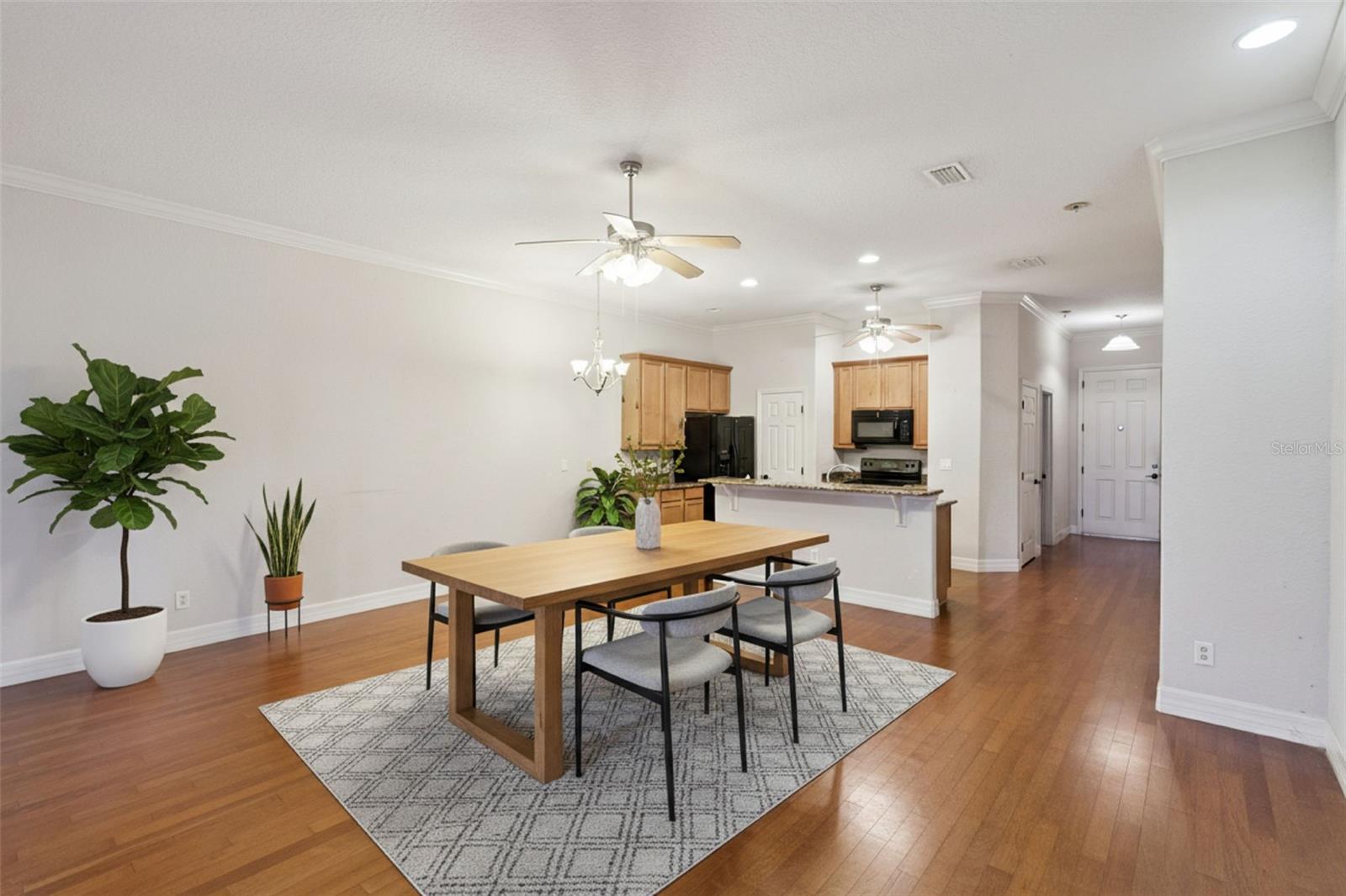 Image 6 of 26 For 1035 Green Gate