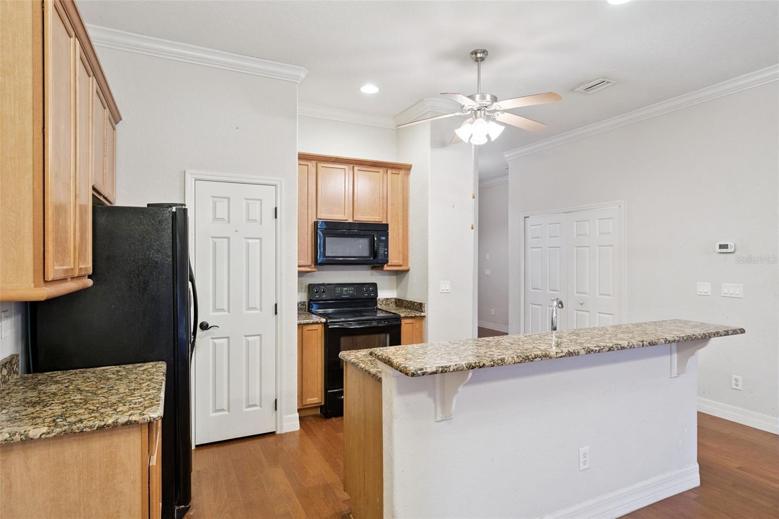 Image 7 of 26 For 1035 Green Gate