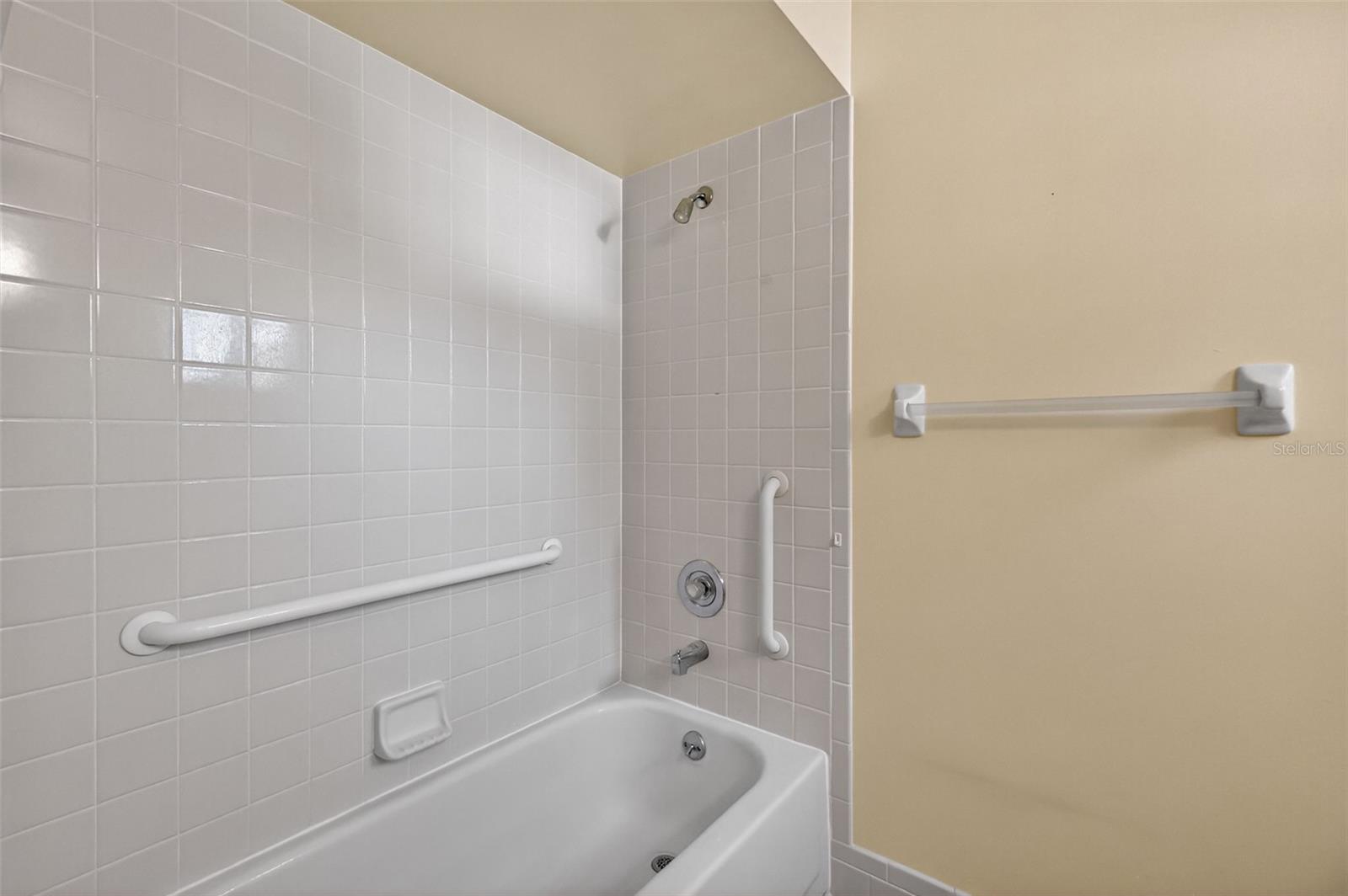 Image 16 of 22 For 17945 104th Terrace