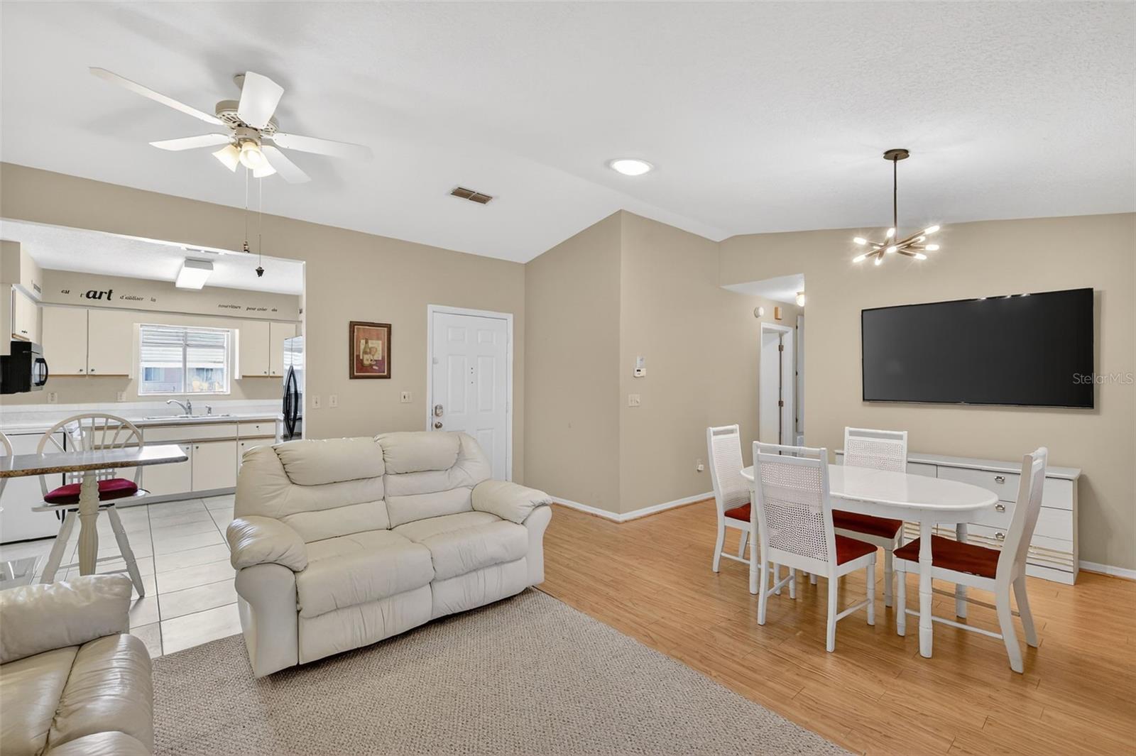 Image 4 of 22 For 17945 104th Terrace