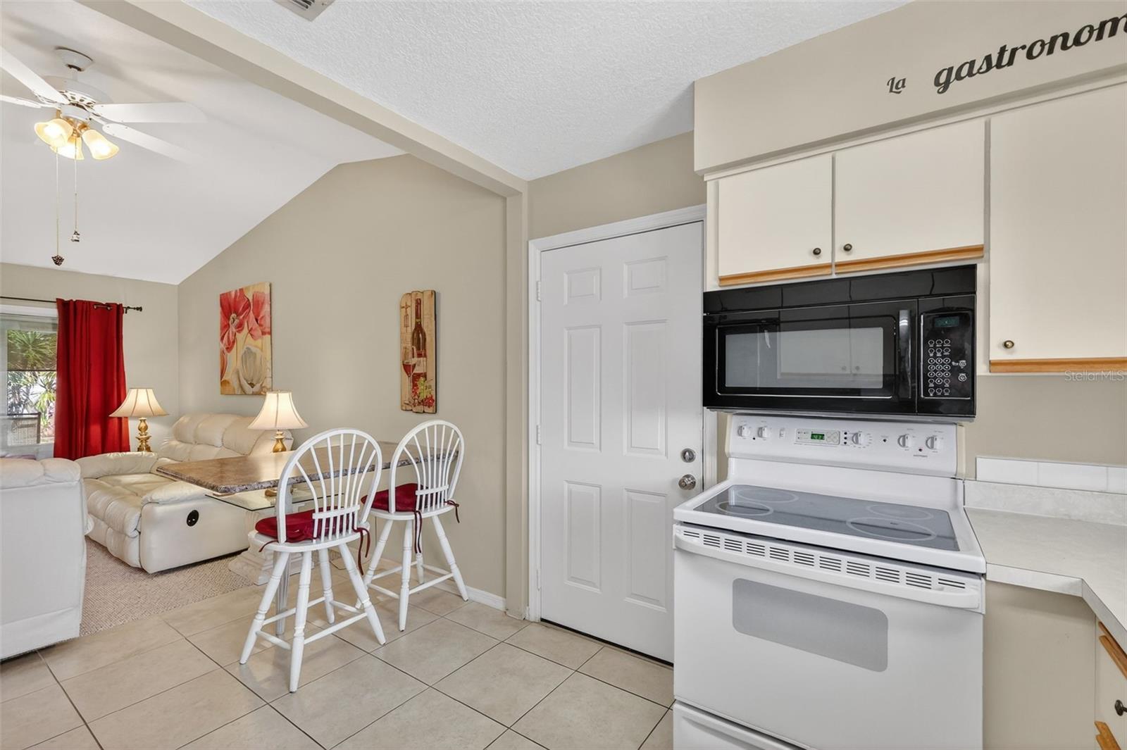 Image 9 of 22 For 17945 104th Terrace