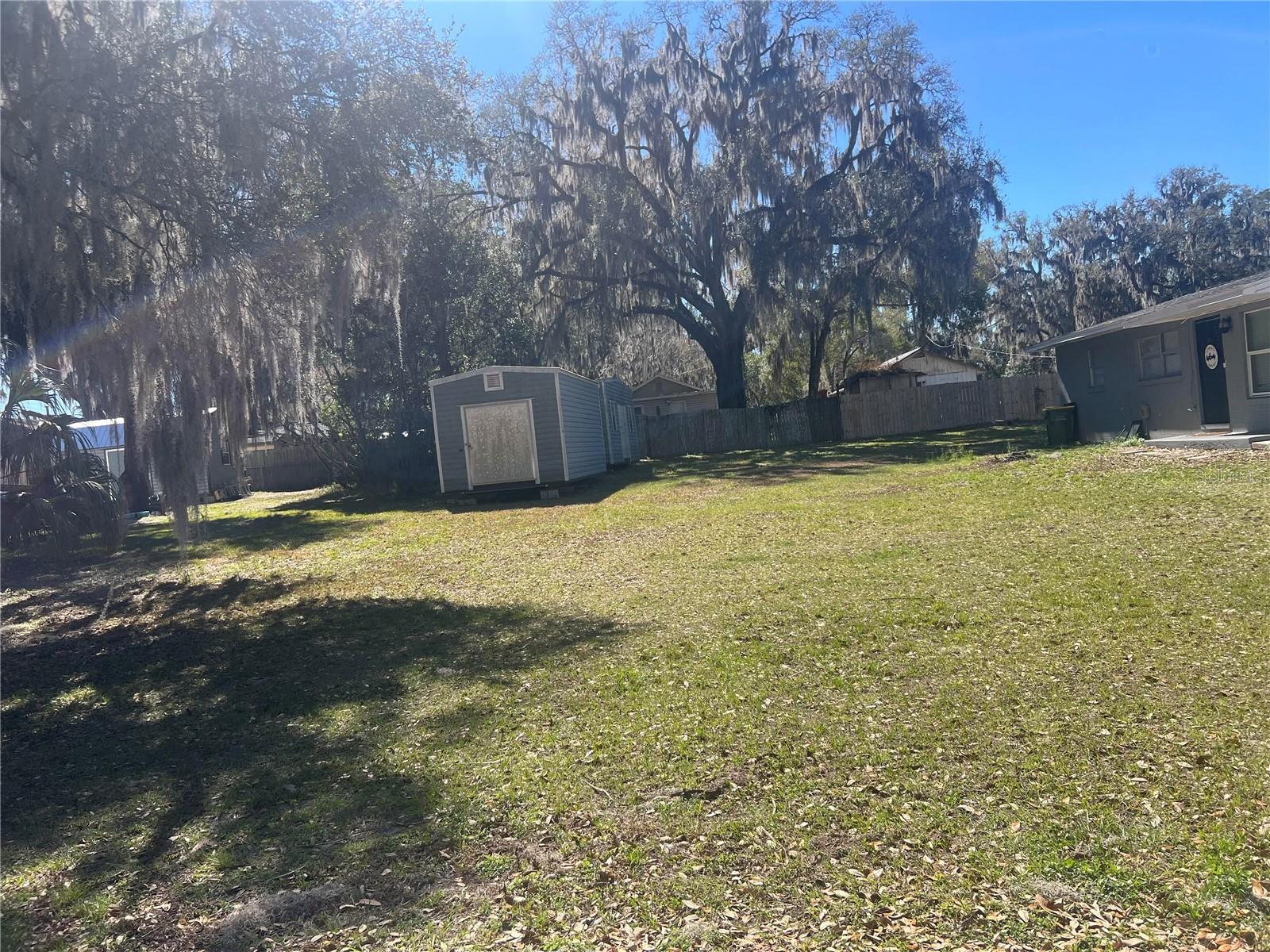 Listing Details for 2307 Edgewood Avenue, LEESBURG, FL 34748