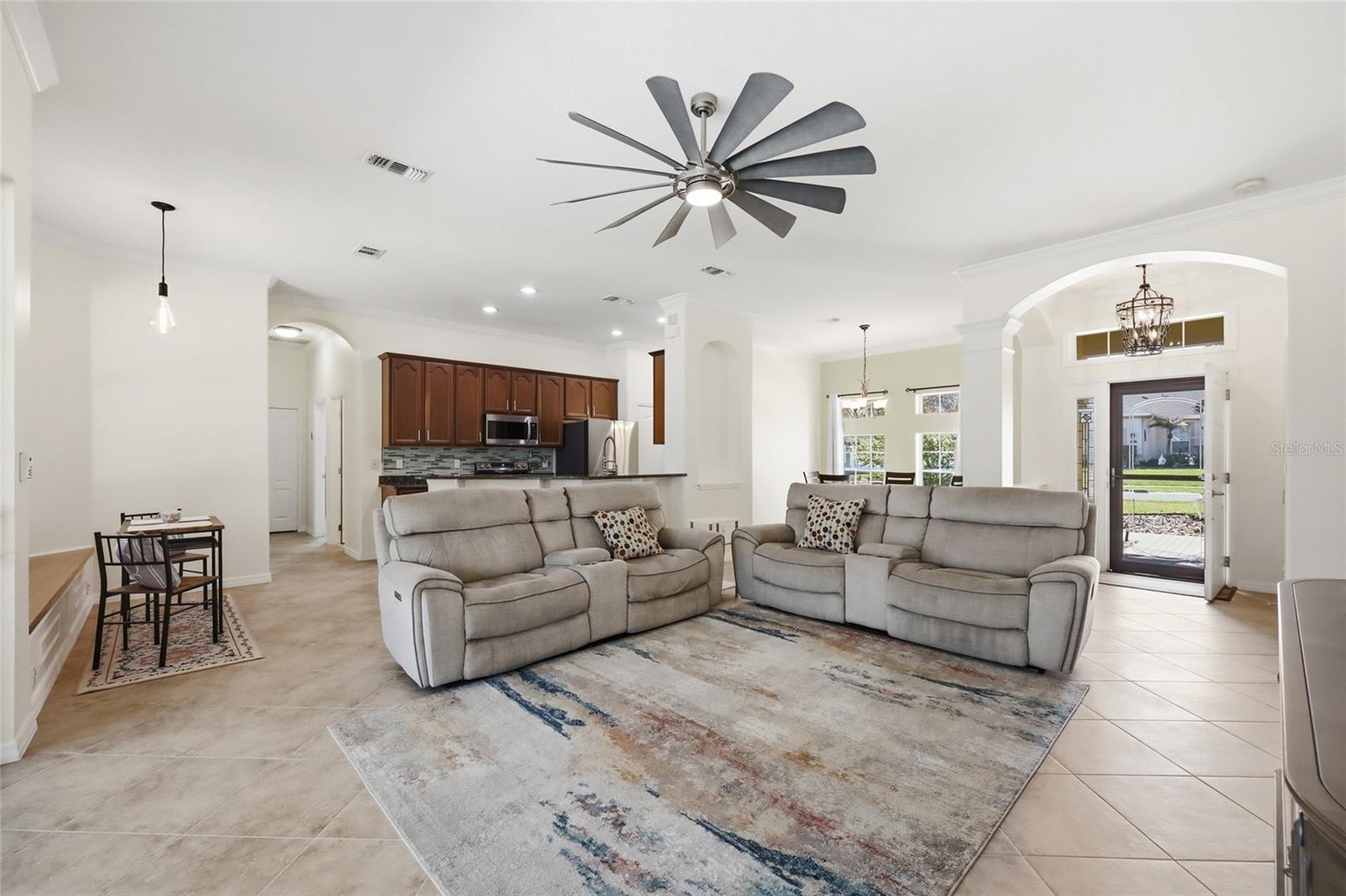 Image 10 of 54 For 3027 Chavez Avenue