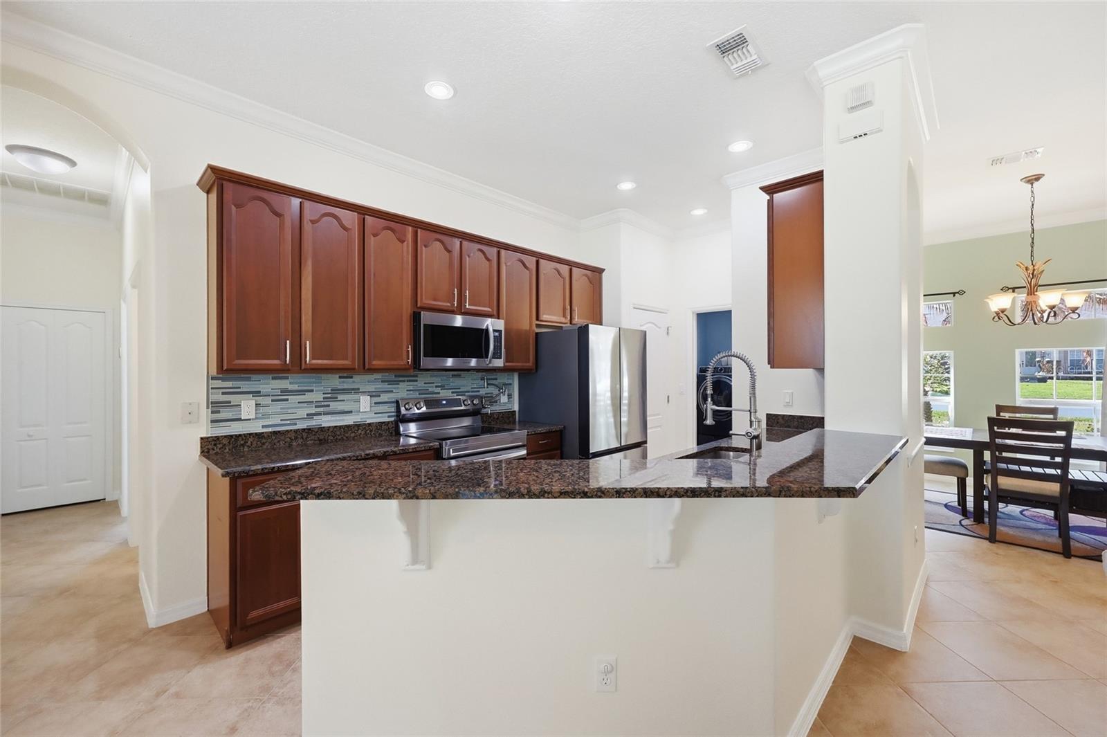 Image 11 of 54 For 3027 Chavez Avenue