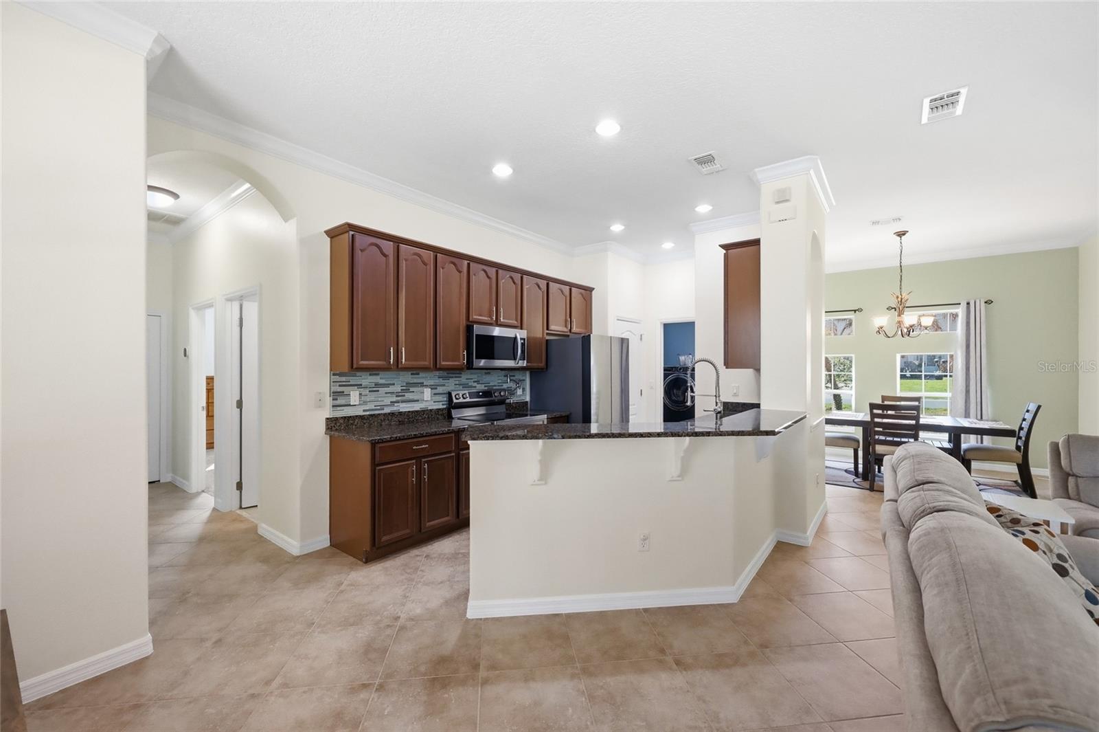 Image 13 of 54 For 3027 Chavez Avenue