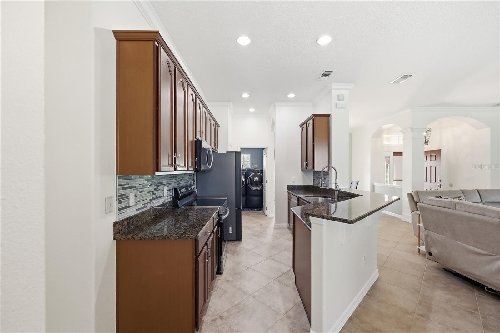 Image 14 of 54 For 3027 Chavez Avenue