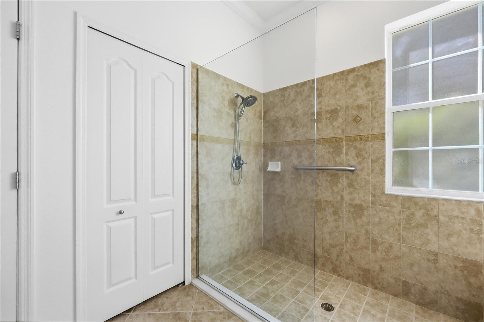 Image 20 of 54 For 3027 Chavez Avenue