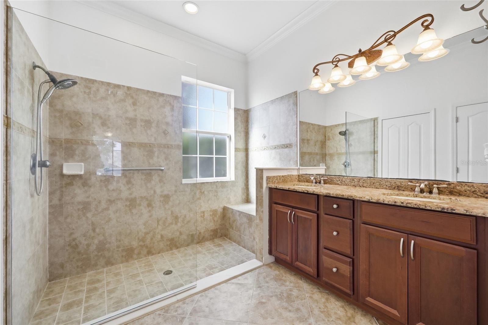 Image 22 of 54 For 3027 Chavez Avenue