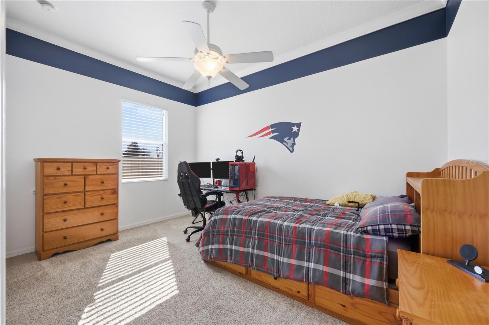 Image 25 of 54 For 3027 Chavez Avenue