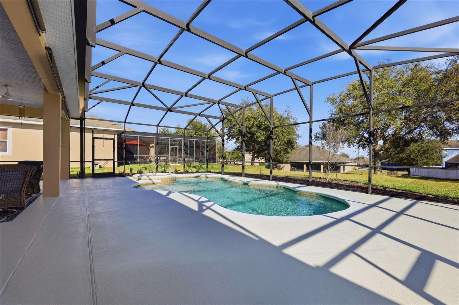 Image 32 of 54 For 3027 Chavez Avenue