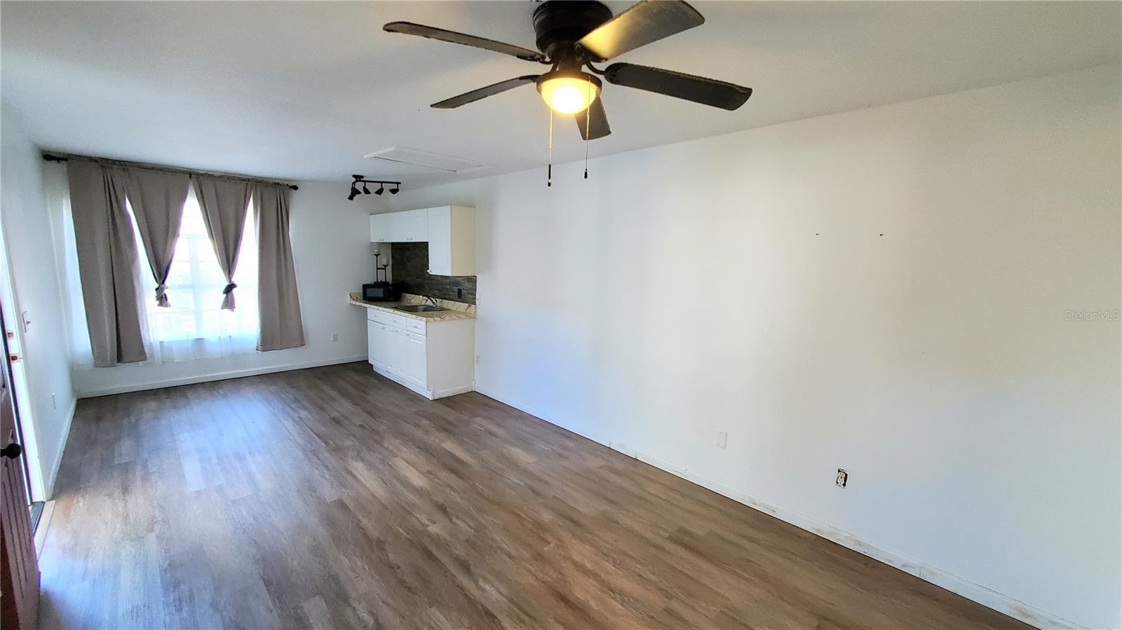 Image 5 of 32 For 225 Mango Drive