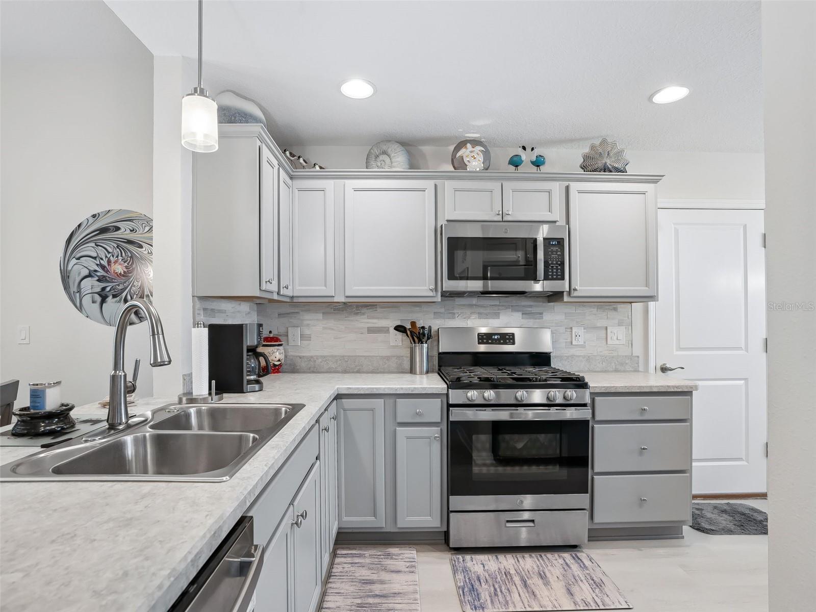 Image 11 of 57 For 4515 Leschak Lane