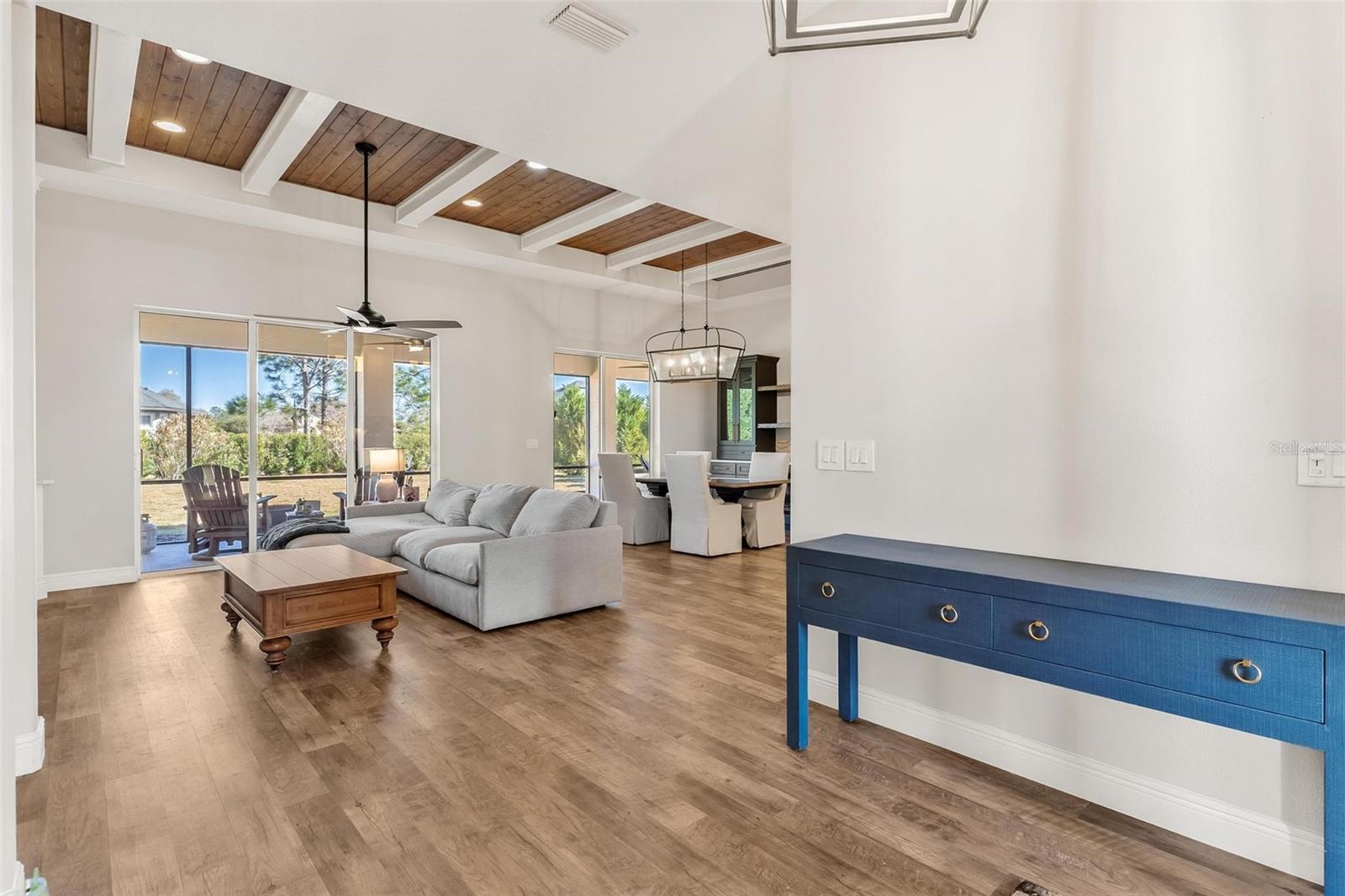 Image 7 of 60 For 39634 Grove Heights