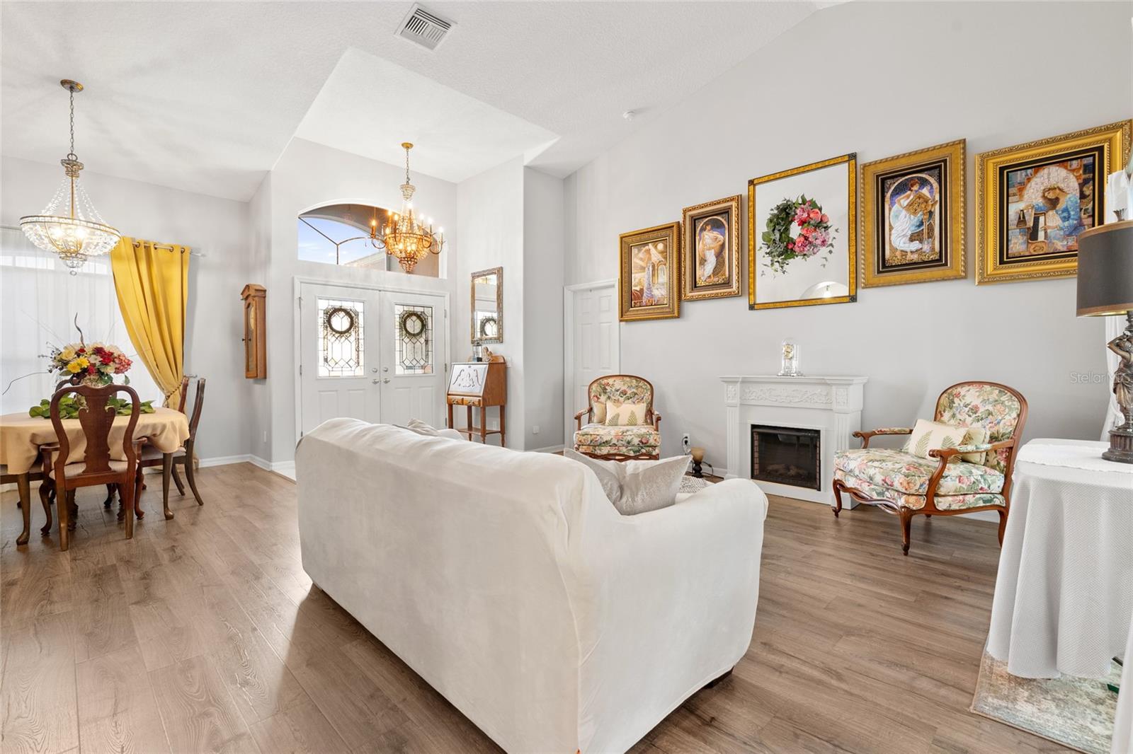 Image 26 of 53 For 5121 Aurora Drive