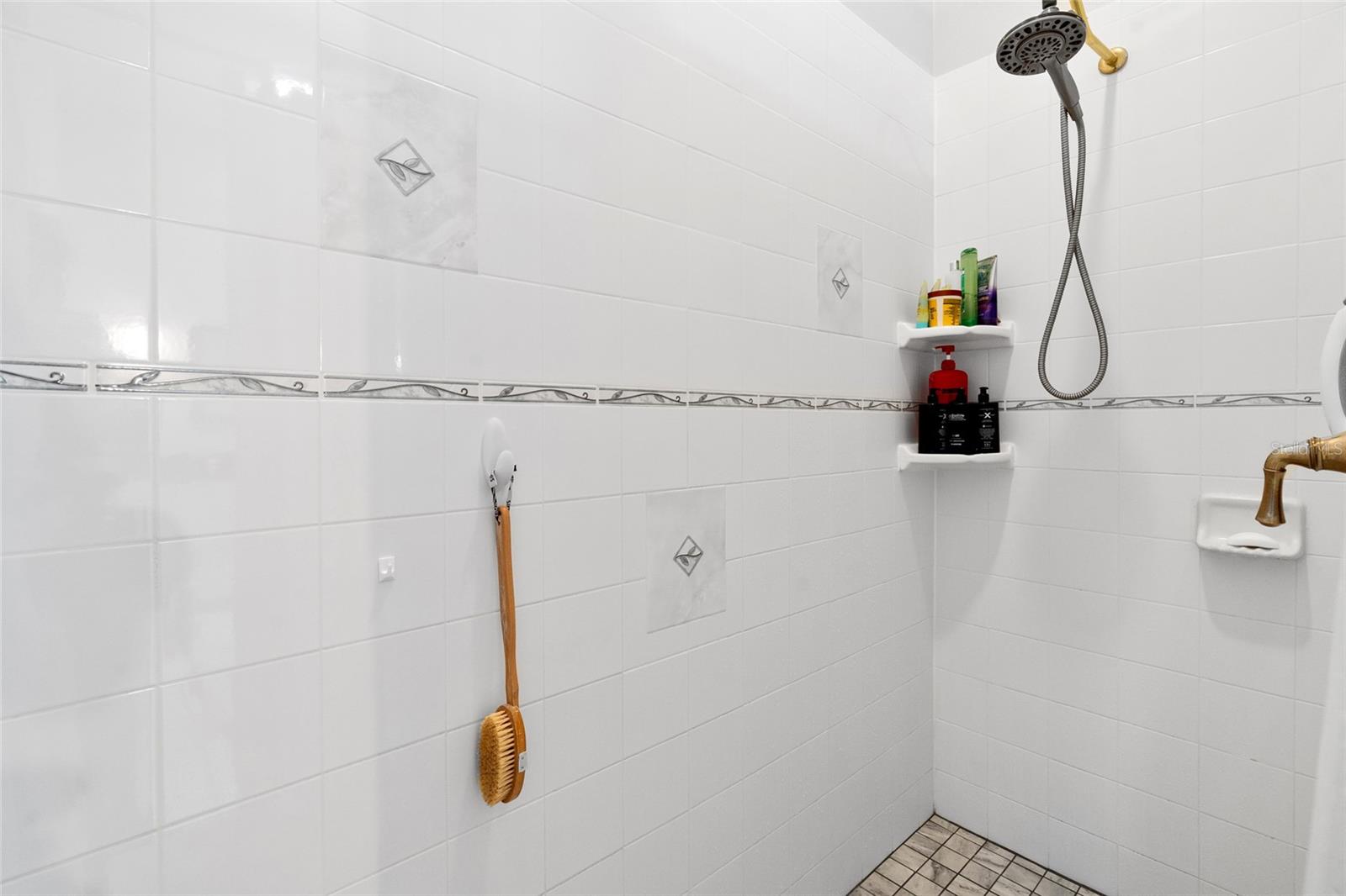 Image 36 of 53 For 5121 Aurora Drive