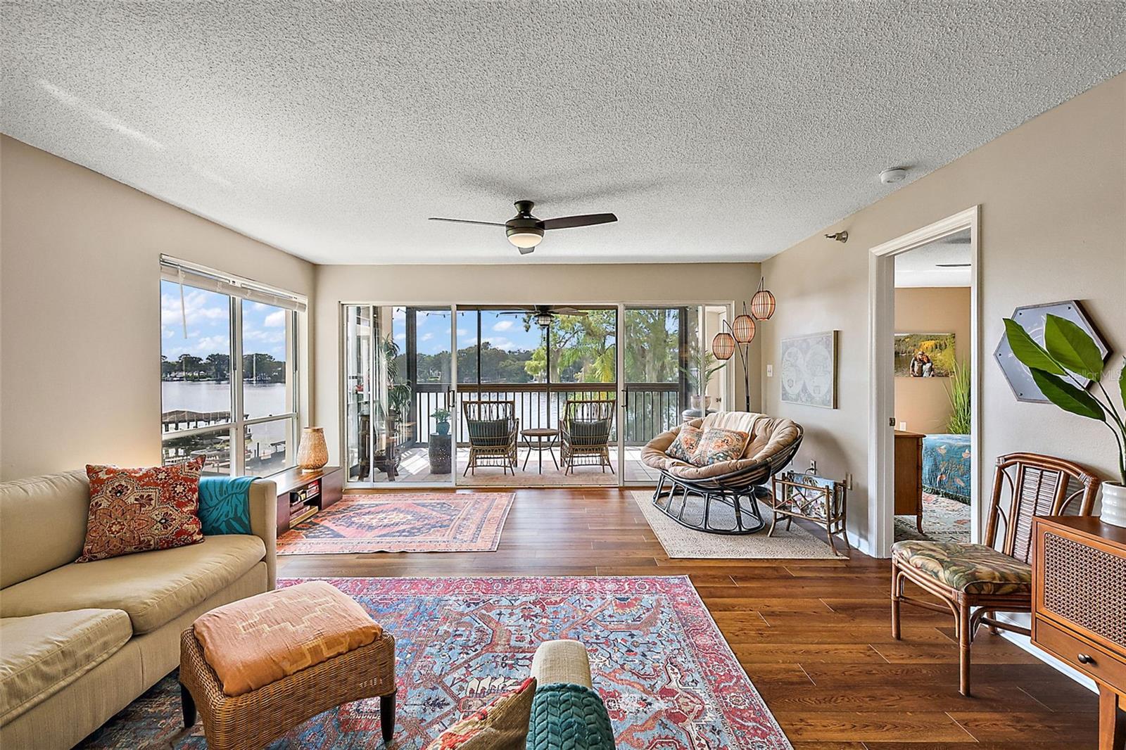 Image 11 of 53 For 206 Quayside Circle 302