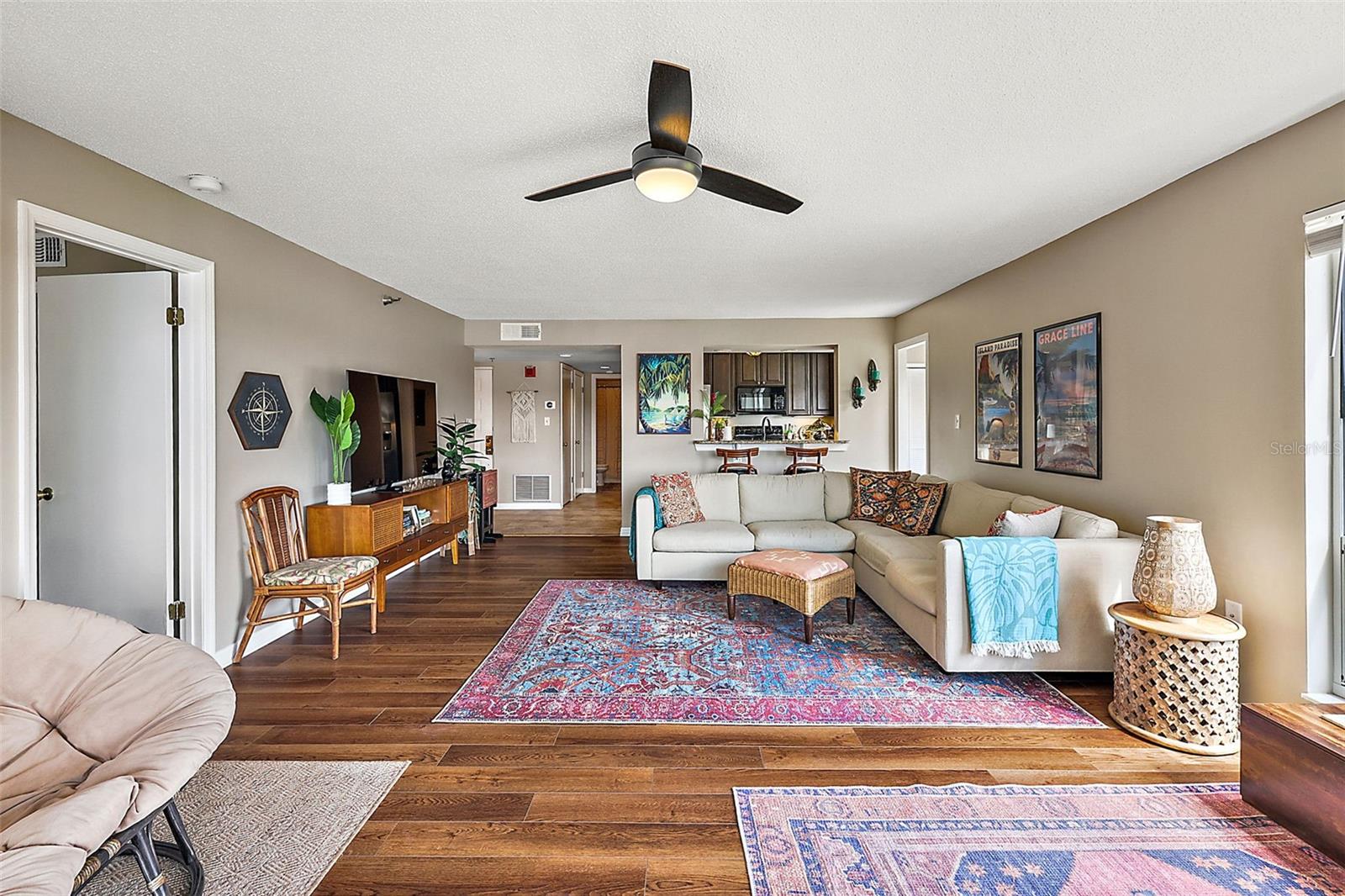 Image 17 of 53 For 206 Quayside Circle 302