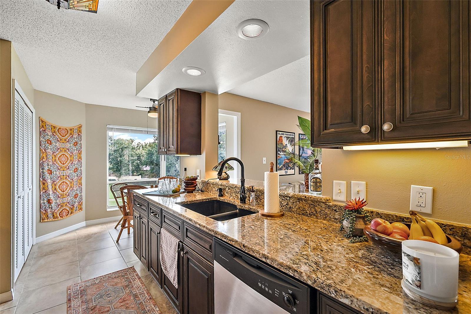 Image 22 of 53 For 206 Quayside Circle 302