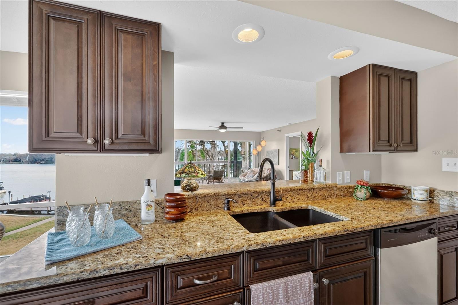 Image 24 of 53 For 206 Quayside Circle 302