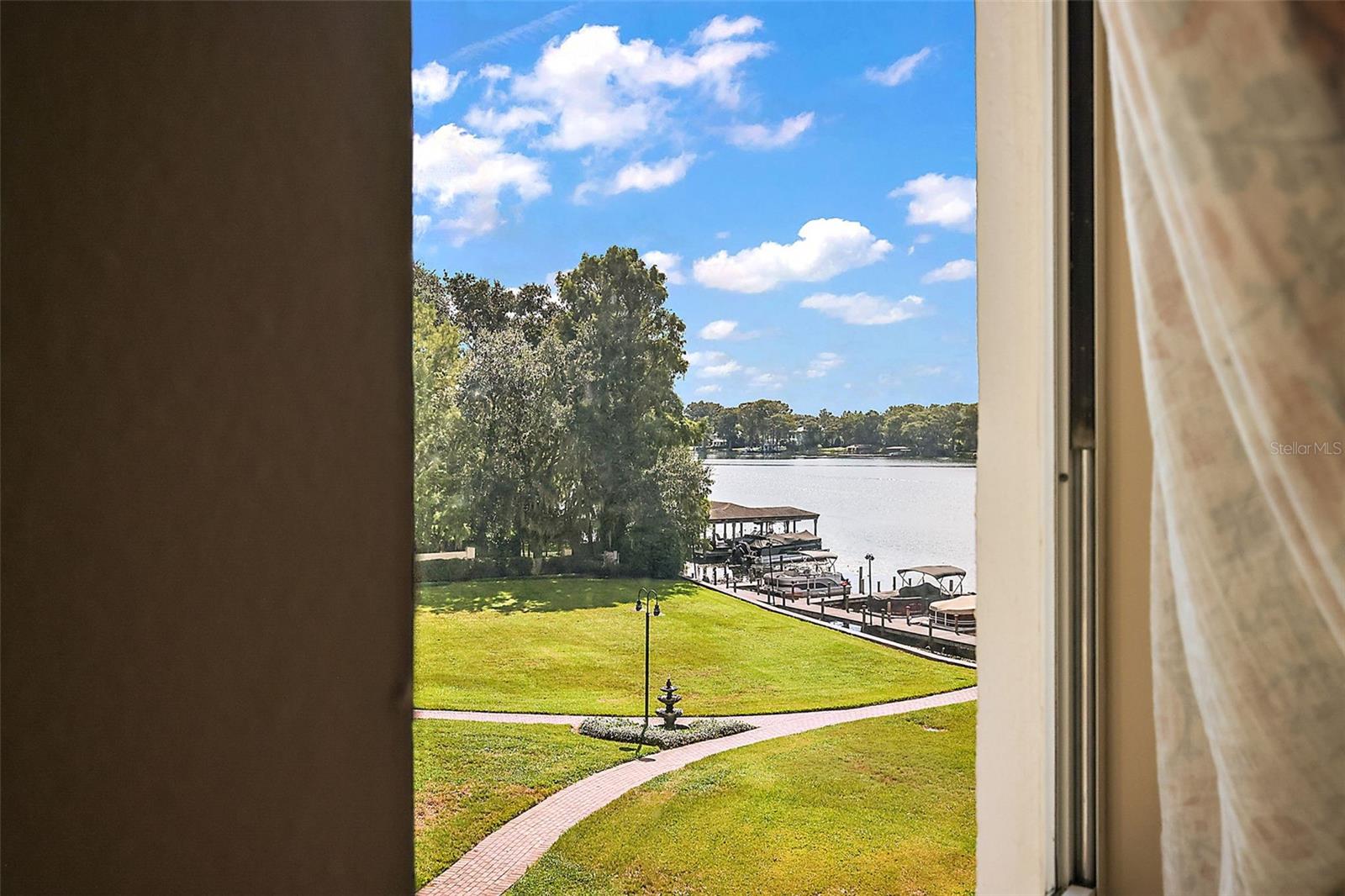 Image 39 of 53 For 206 Quayside Circle 302