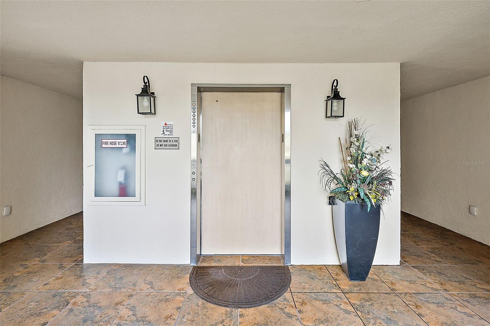 Image 9 of 53 For 206 Quayside Circle 302