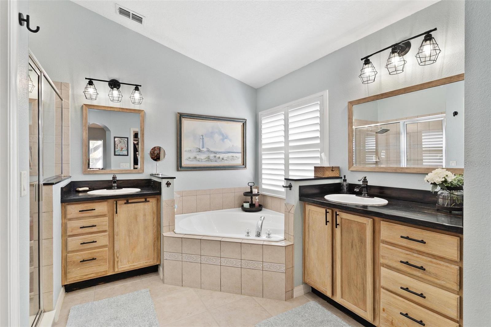 Image 25 of 59 For 3130 Bulkley Place