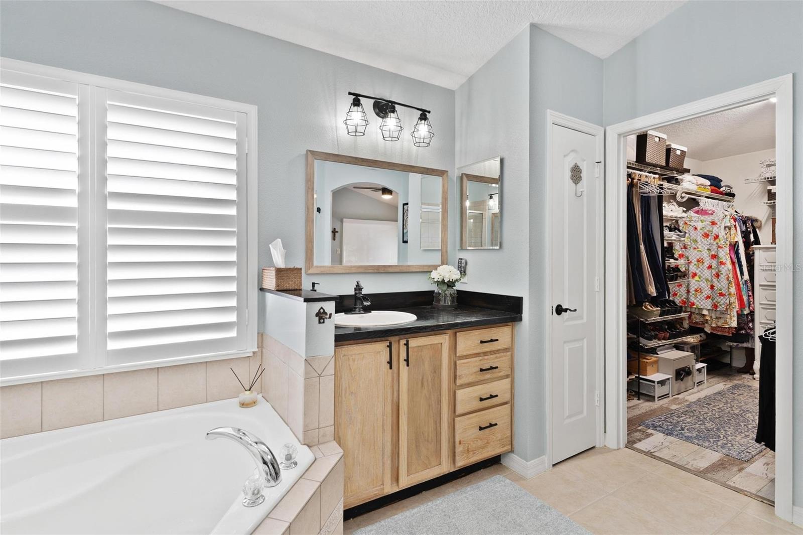 Image 28 of 59 For 3130 Bulkley Place