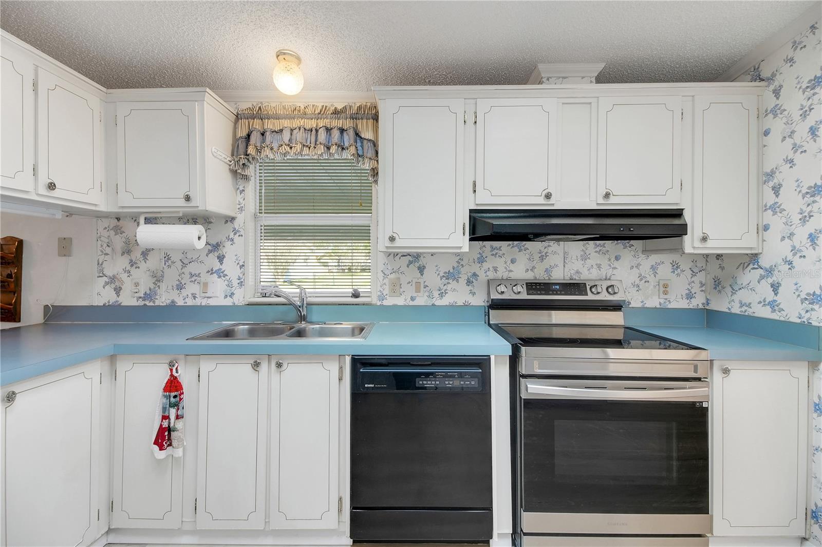 Image 14 of 45 For 5229 Hartford Lane