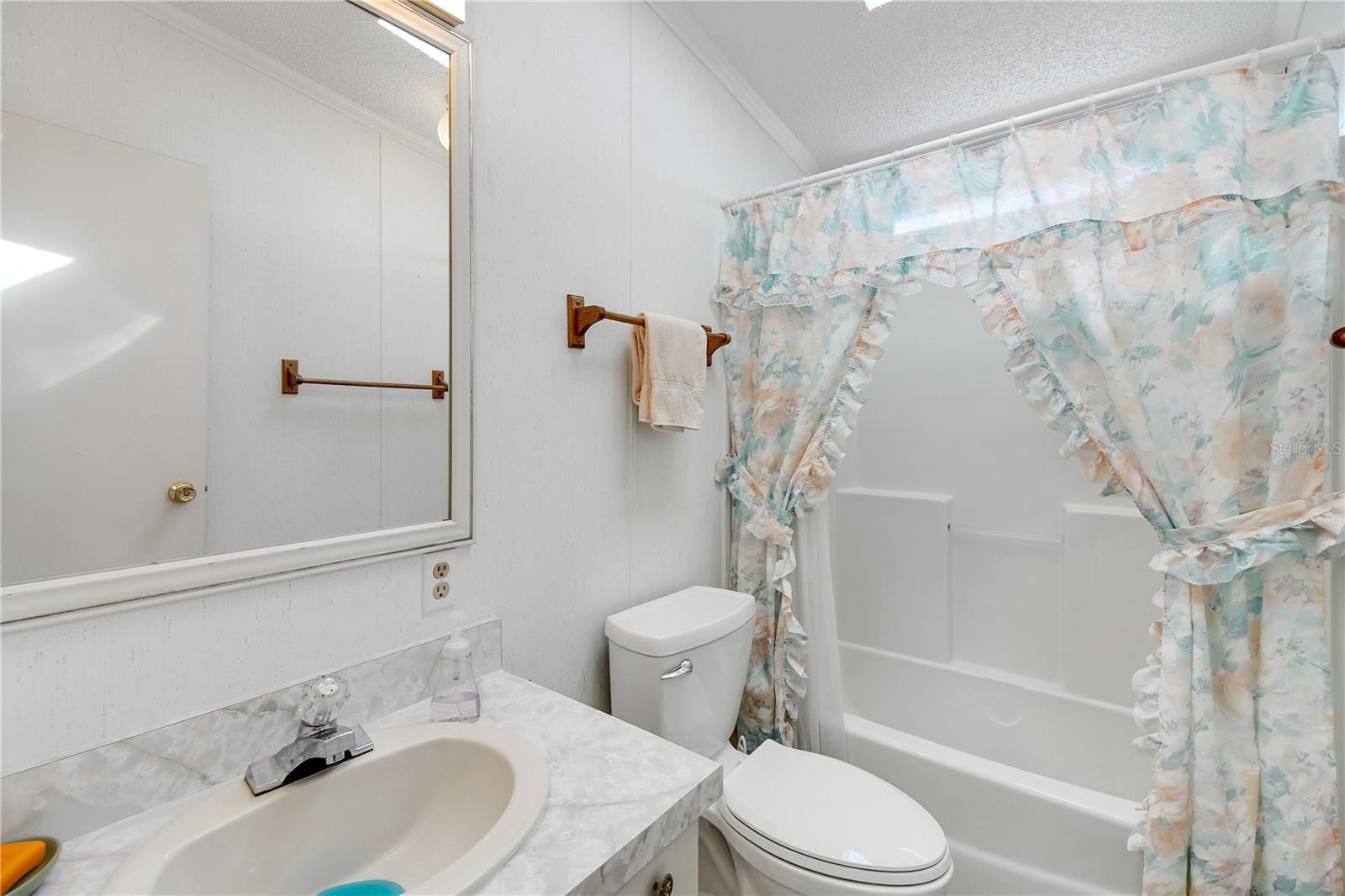 Image 33 of 45 For 5229 Hartford Lane