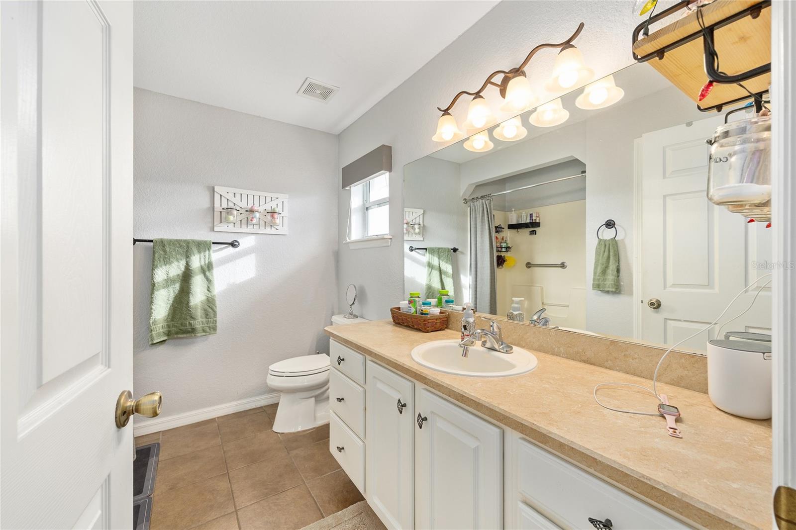 Image 20 of 39 For 10058 125th Street