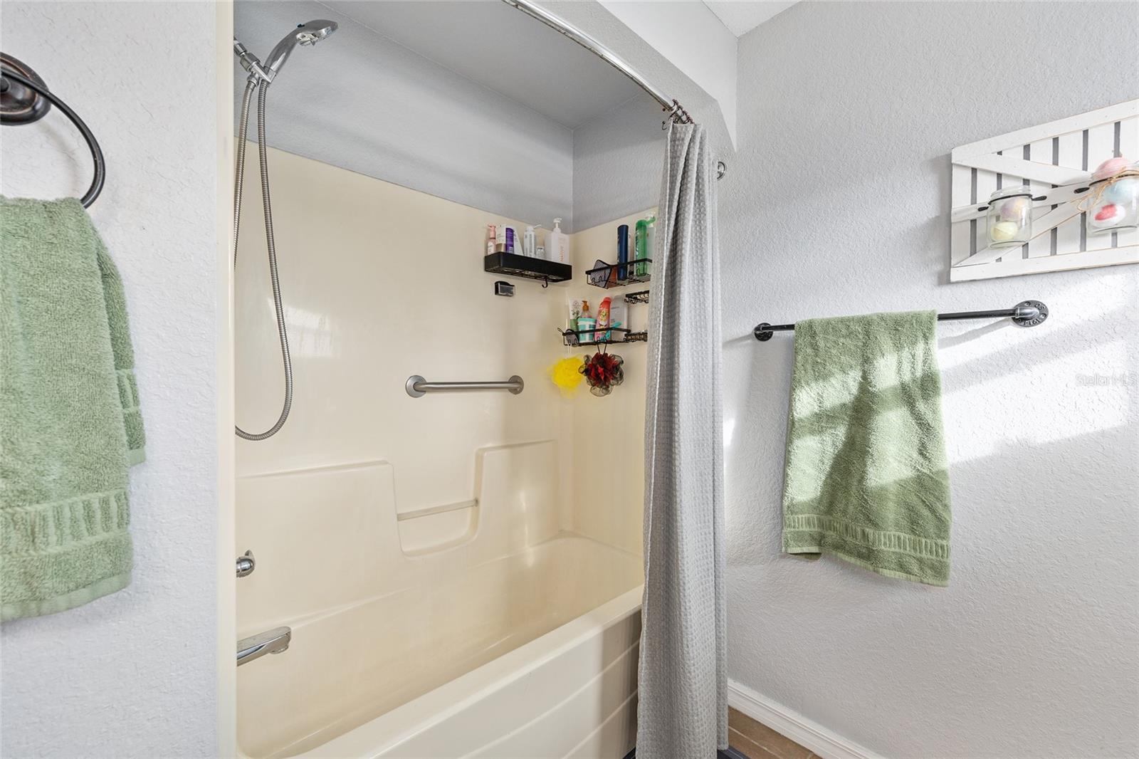 Image 21 of 39 For 10058 125th Street