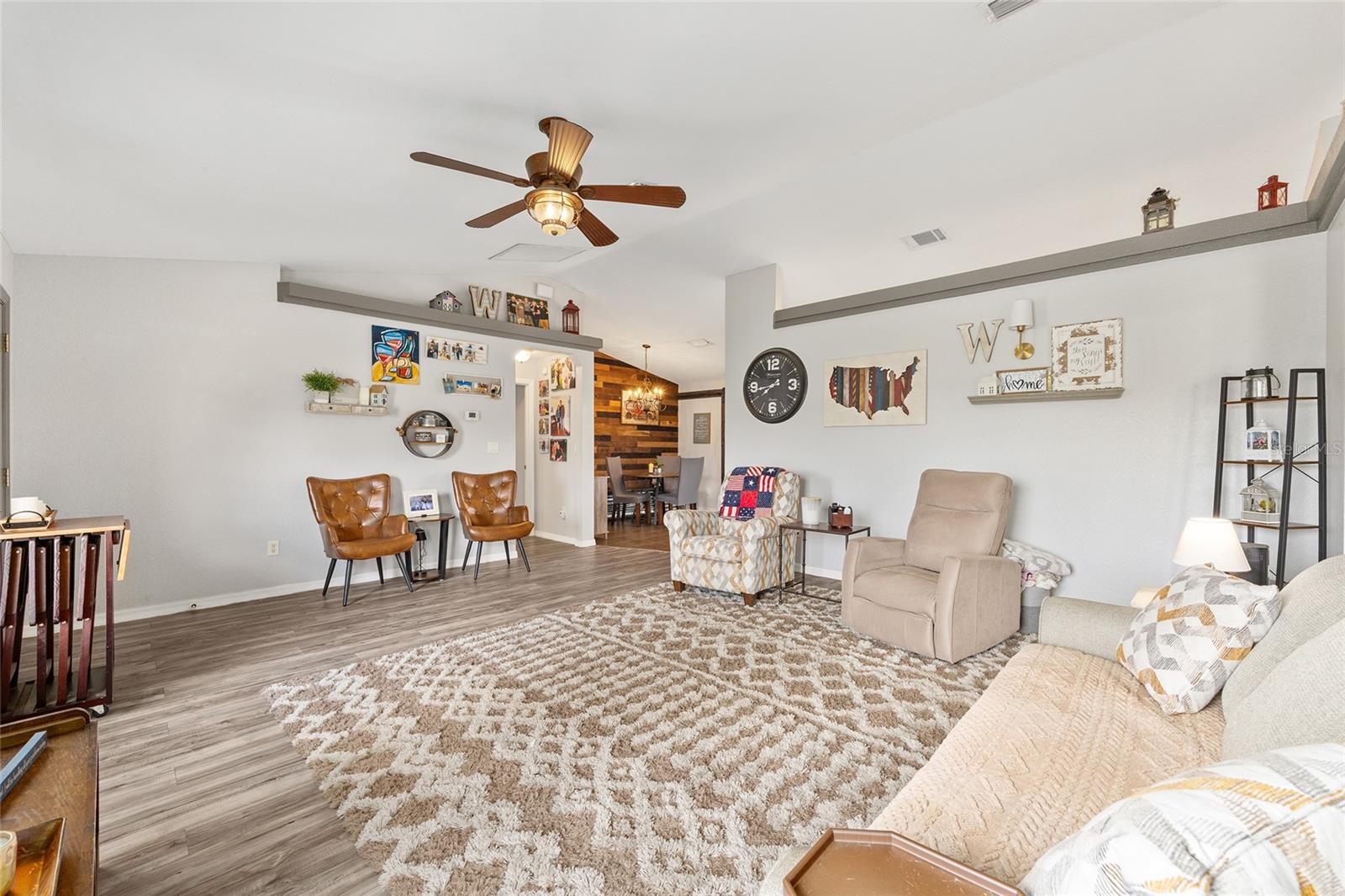 Image 8 of 39 For 10058 125th Street