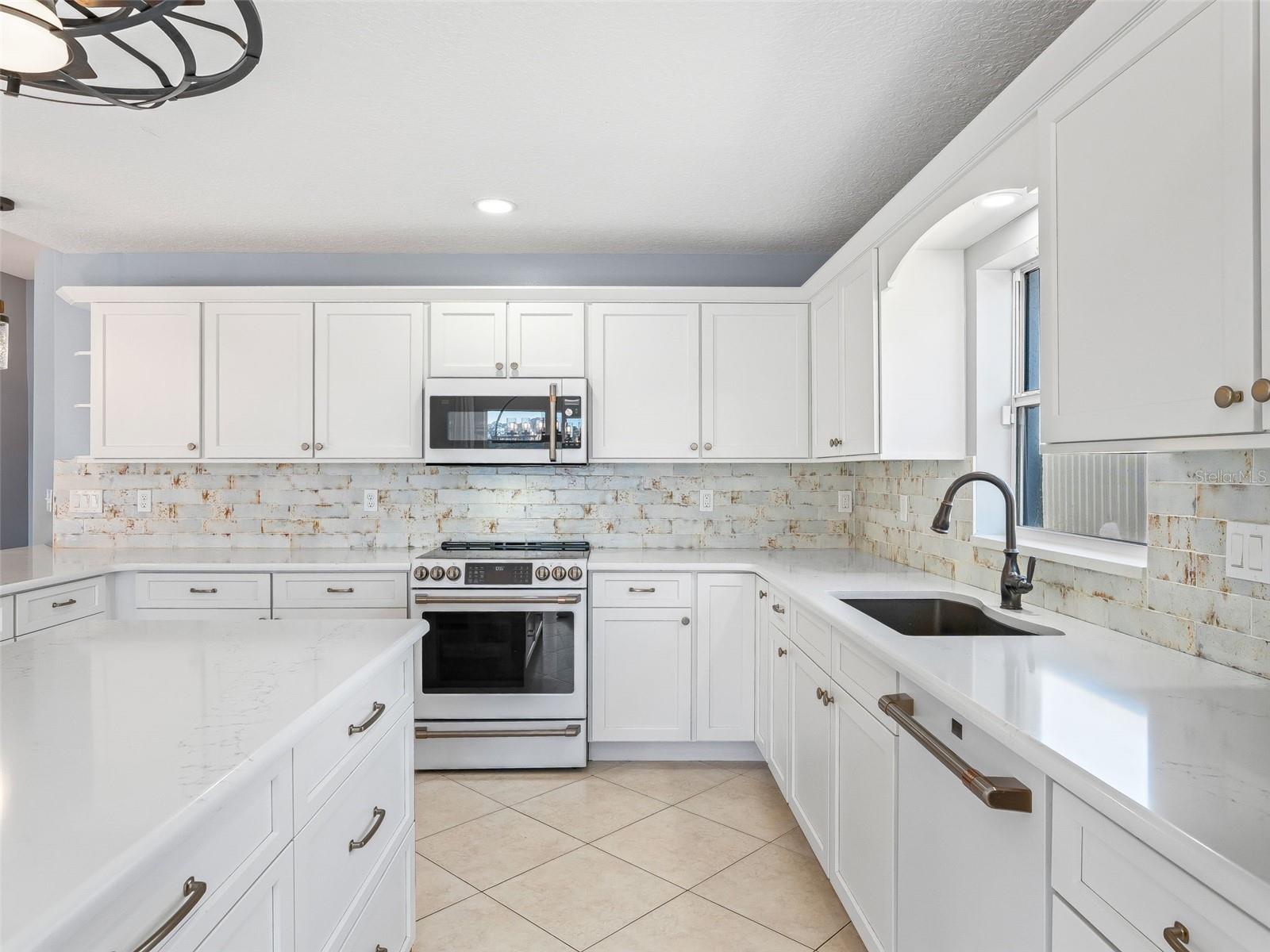 Image 17 of 56 For 3924 Woodpecker Drive