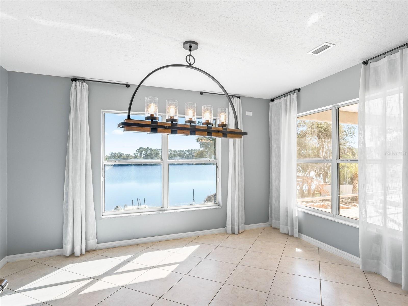 Image 20 of 56 For 3924 Woodpecker Drive