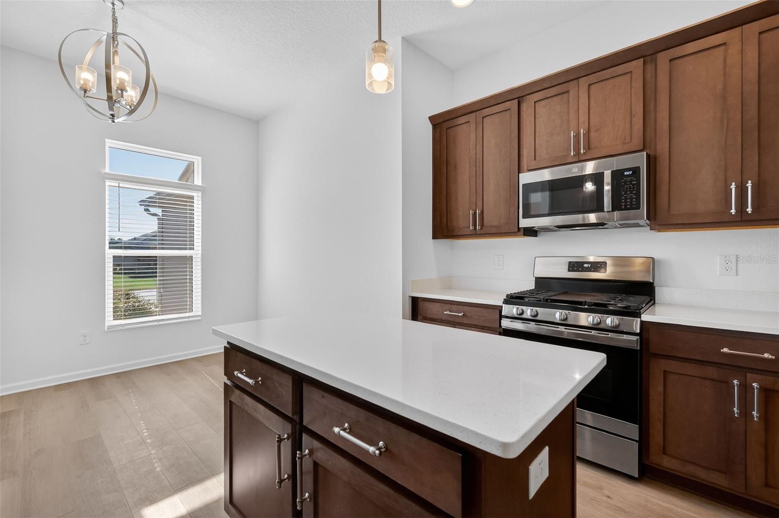 Image 11 of 62 For 6672 Garner Path