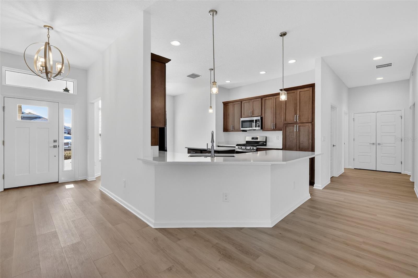 Image 6 of 62 For 6672 Garner Path