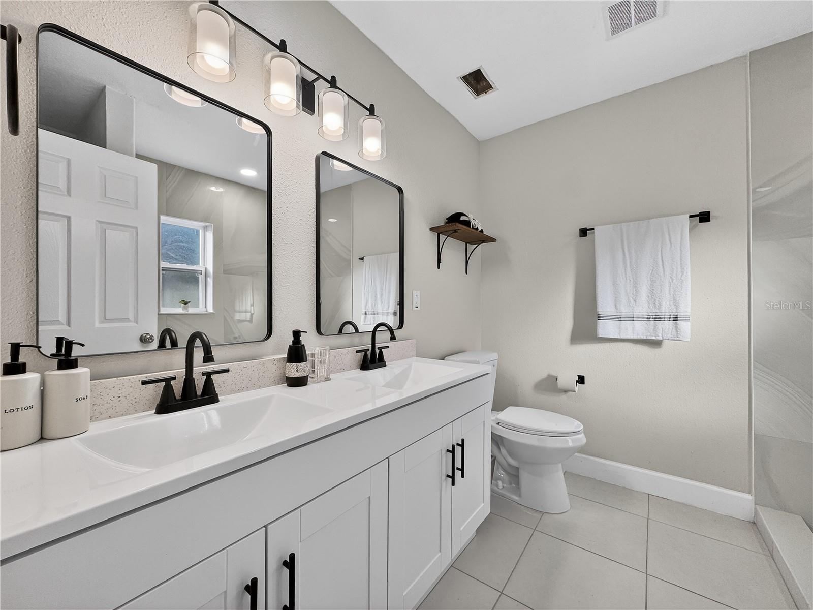 Image 4 of 28 For 1450 Park Avenue