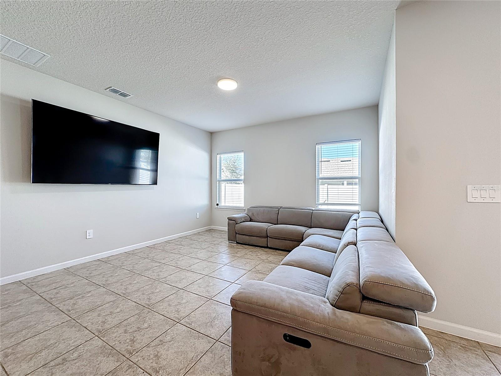 Image 16 of 56 For 535 Rominger Loop