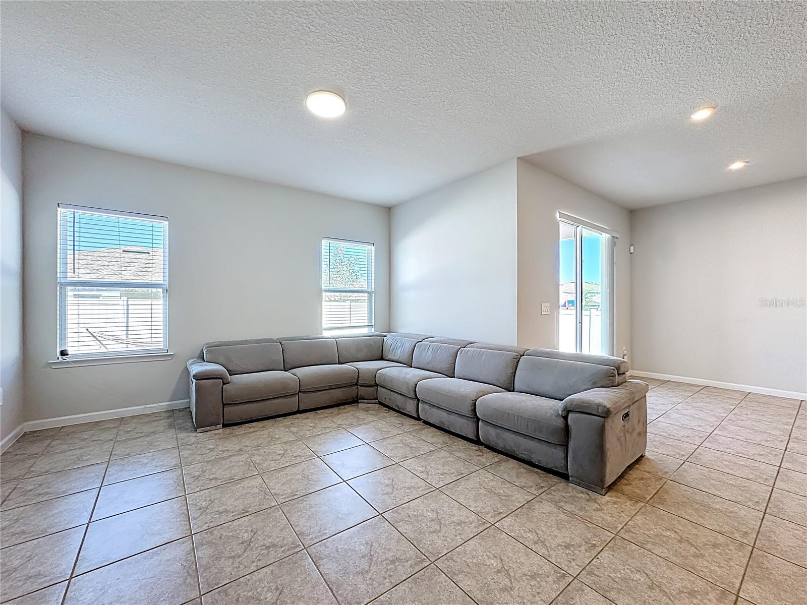 Image 17 of 56 For 535 Rominger Loop