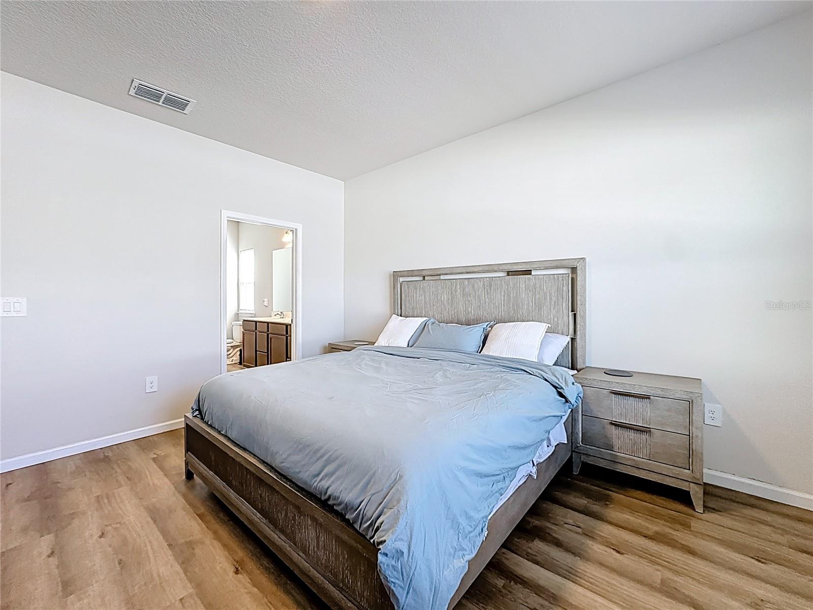 Image 33 of 56 For 535 Rominger Loop