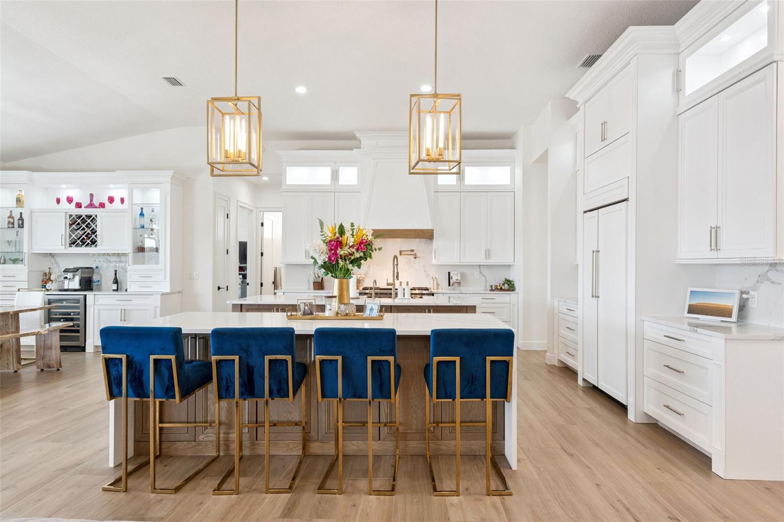 Image 17 of 62 For 10839 Lakeshore Drive