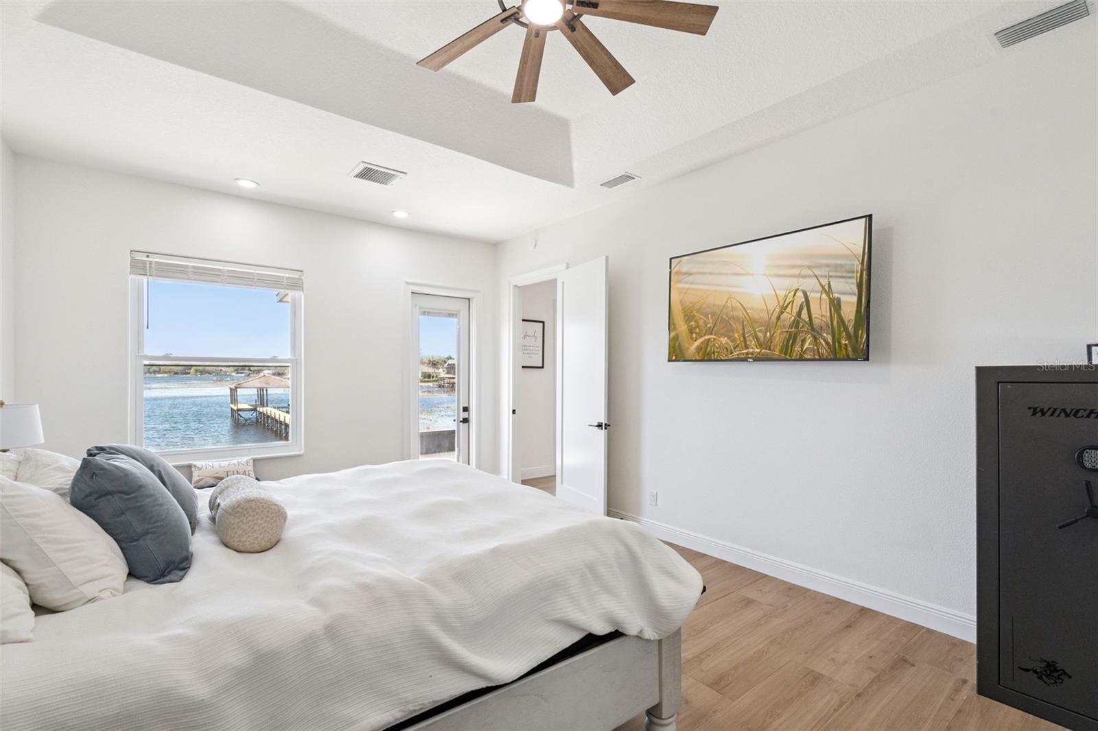 Image 20 of 62 For 10839 Lakeshore Drive