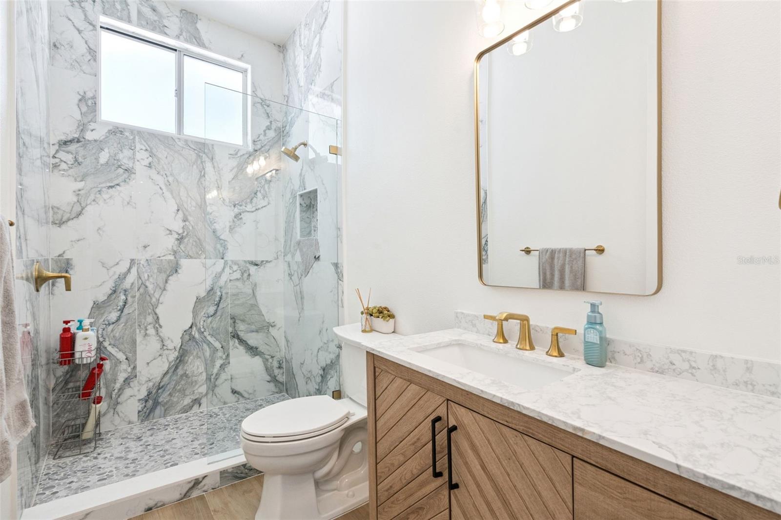 Image 30 of 62 For 10839 Lakeshore Drive