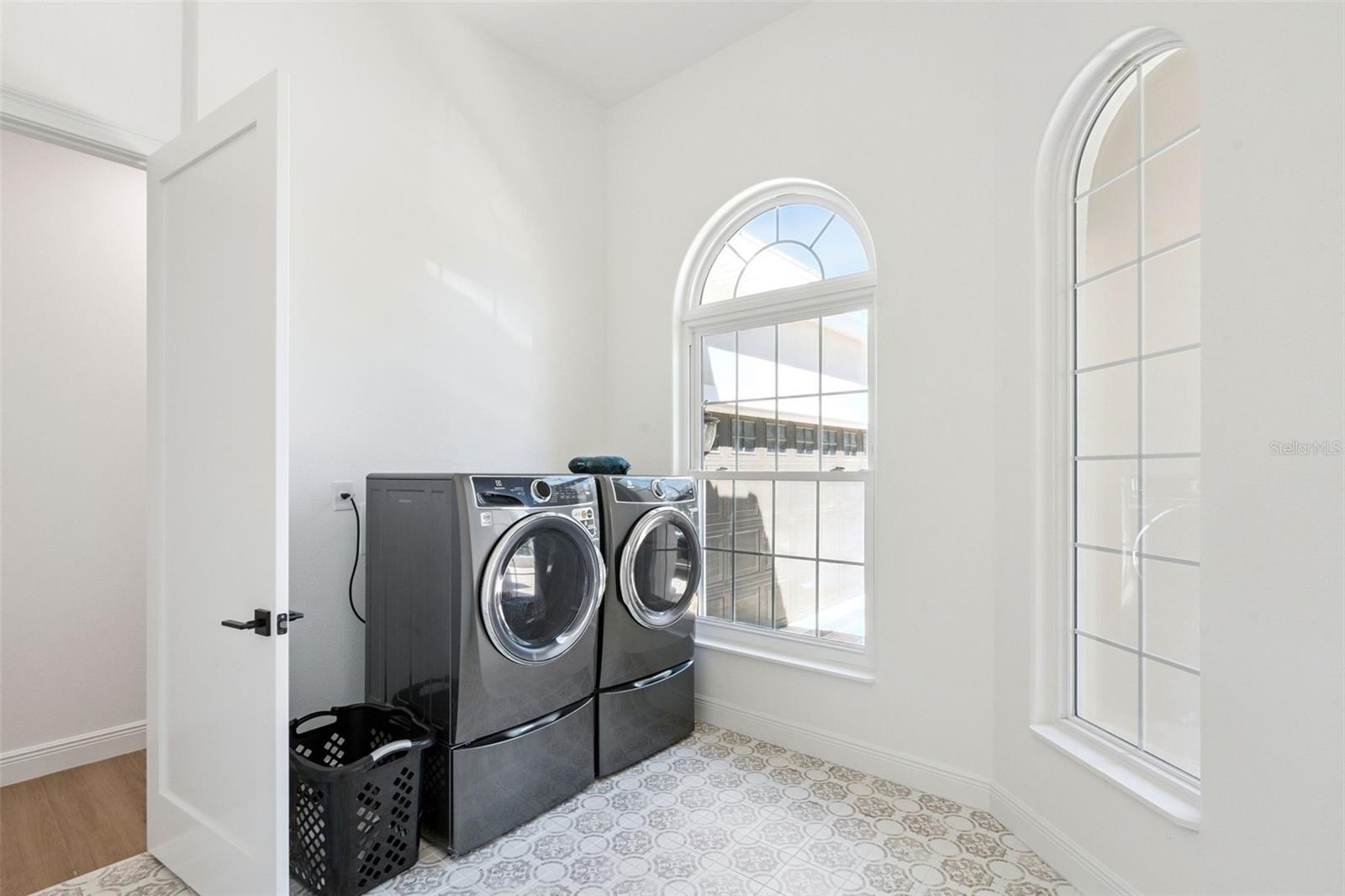 Image 31 of 62 For 10839 Lakeshore Drive