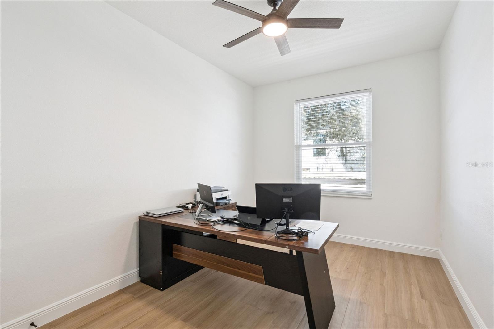 Image 34 of 62 For 10839 Lakeshore Drive