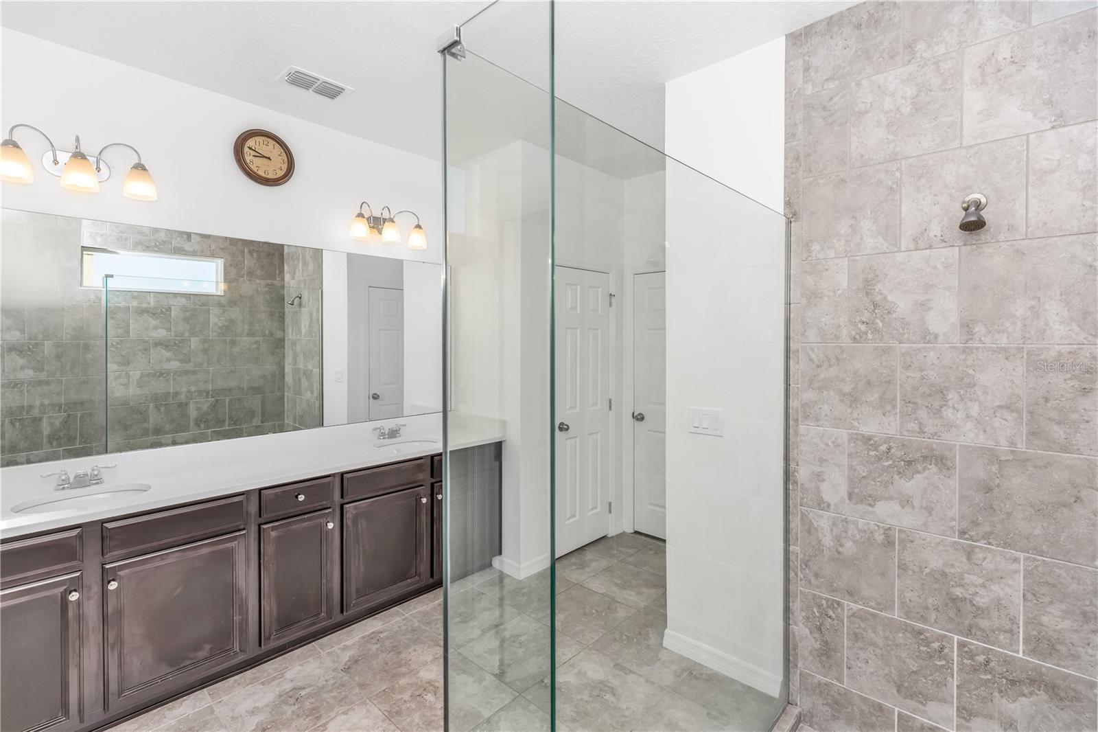 Image 16 of 70 For 3427 Stonegate Drive