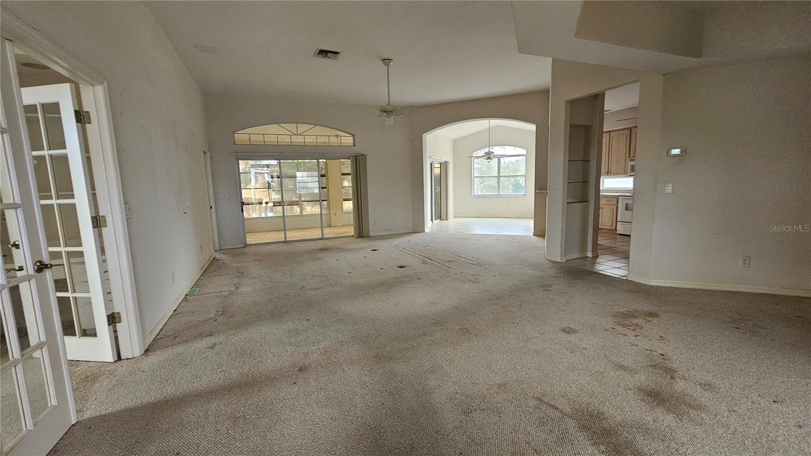 Image 5 of 28 For 21516 Castle View Court