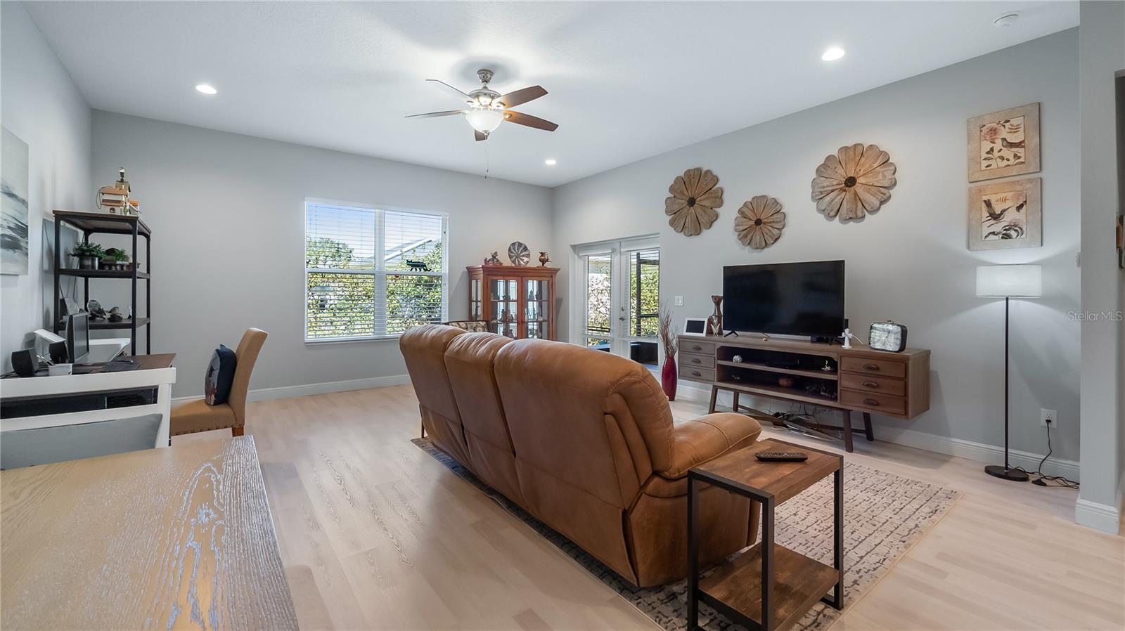 Image 10 of 39 For 2003 Winnipeg Way