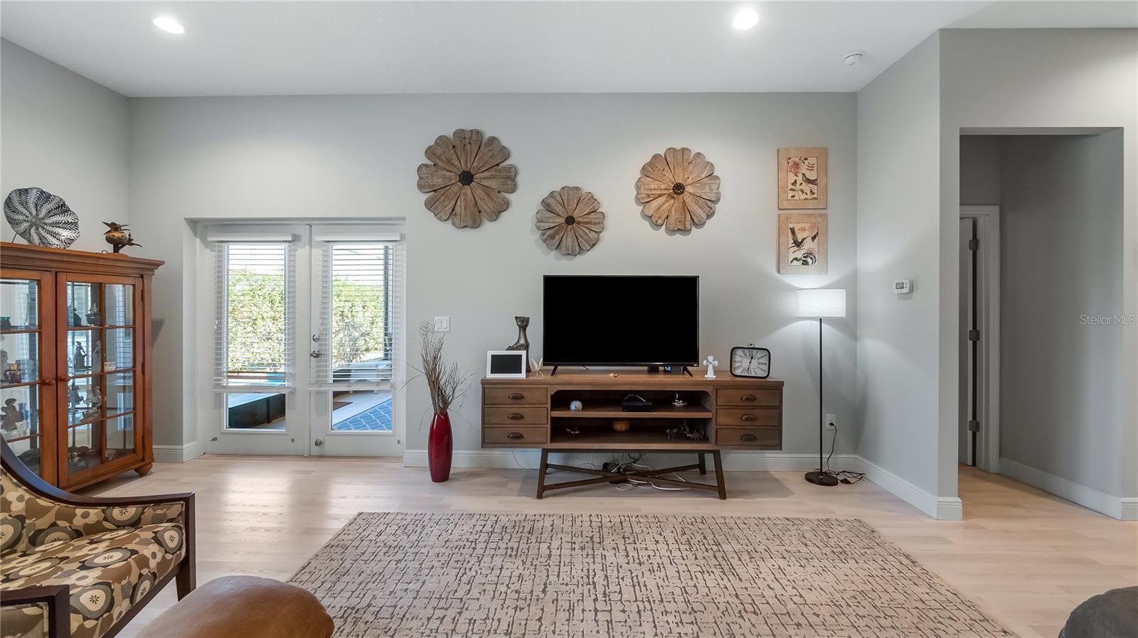 Image 12 of 39 For 2003 Winnipeg Way