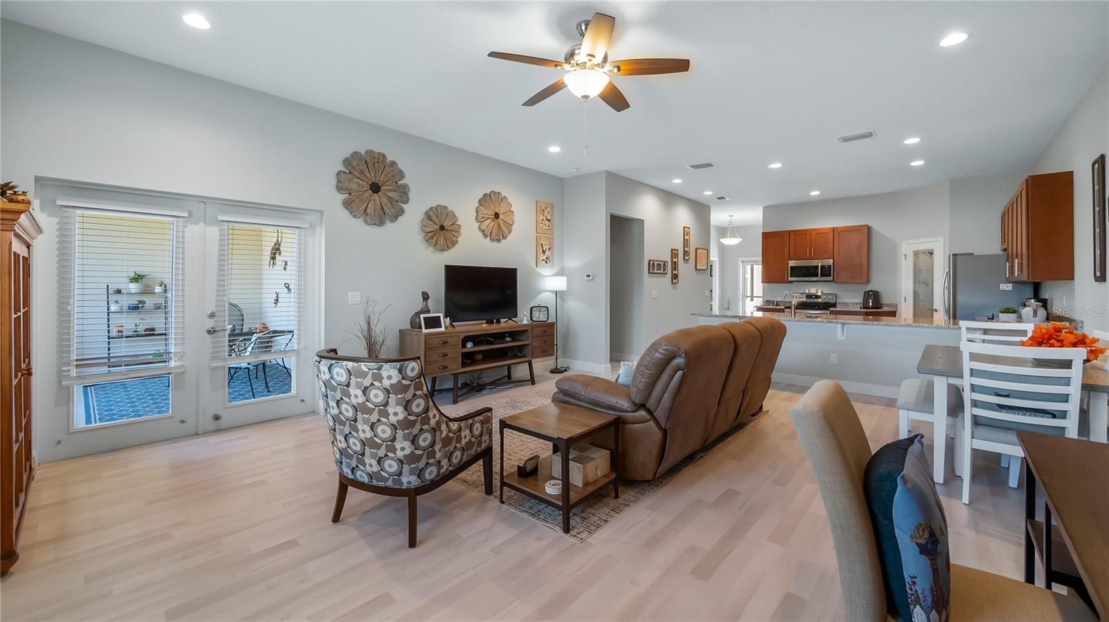 Image 13 of 39 For 2003 Winnipeg Way